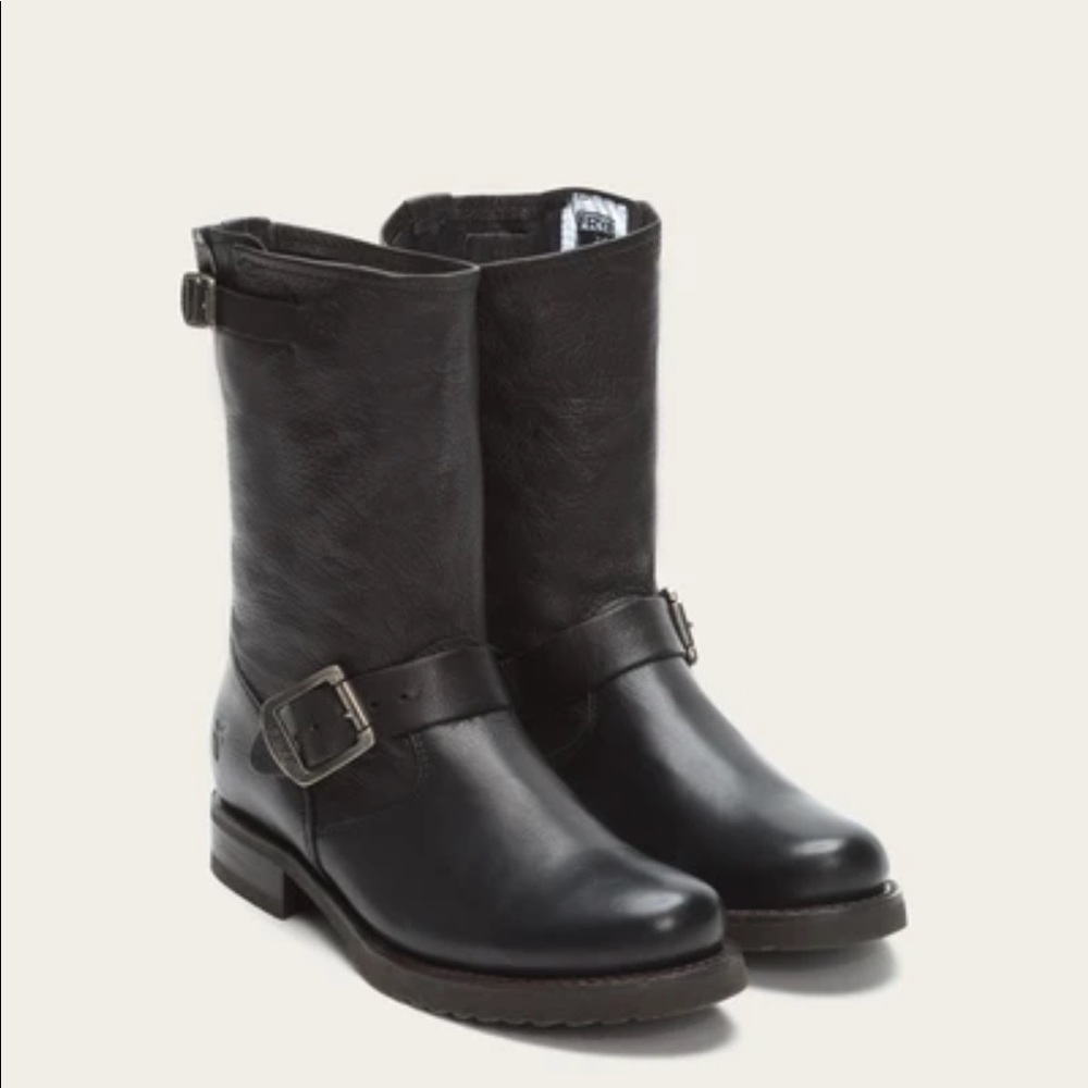 Frye Veronica Short Boot in Black